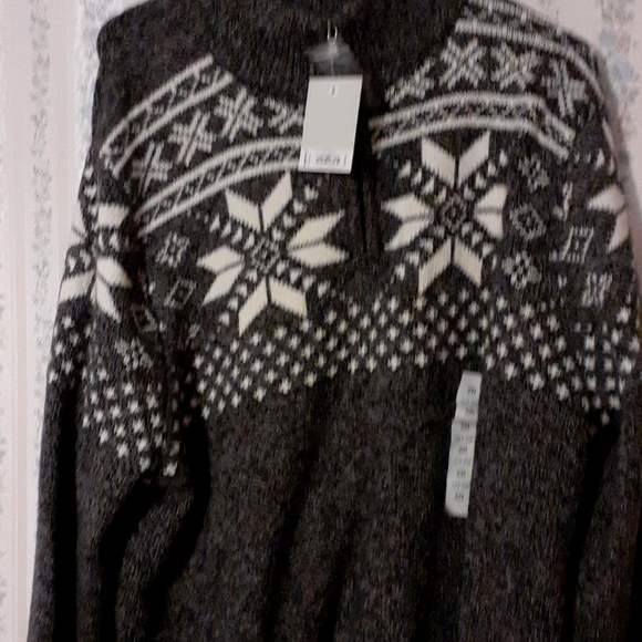 Sweater - Picture 1 of 3